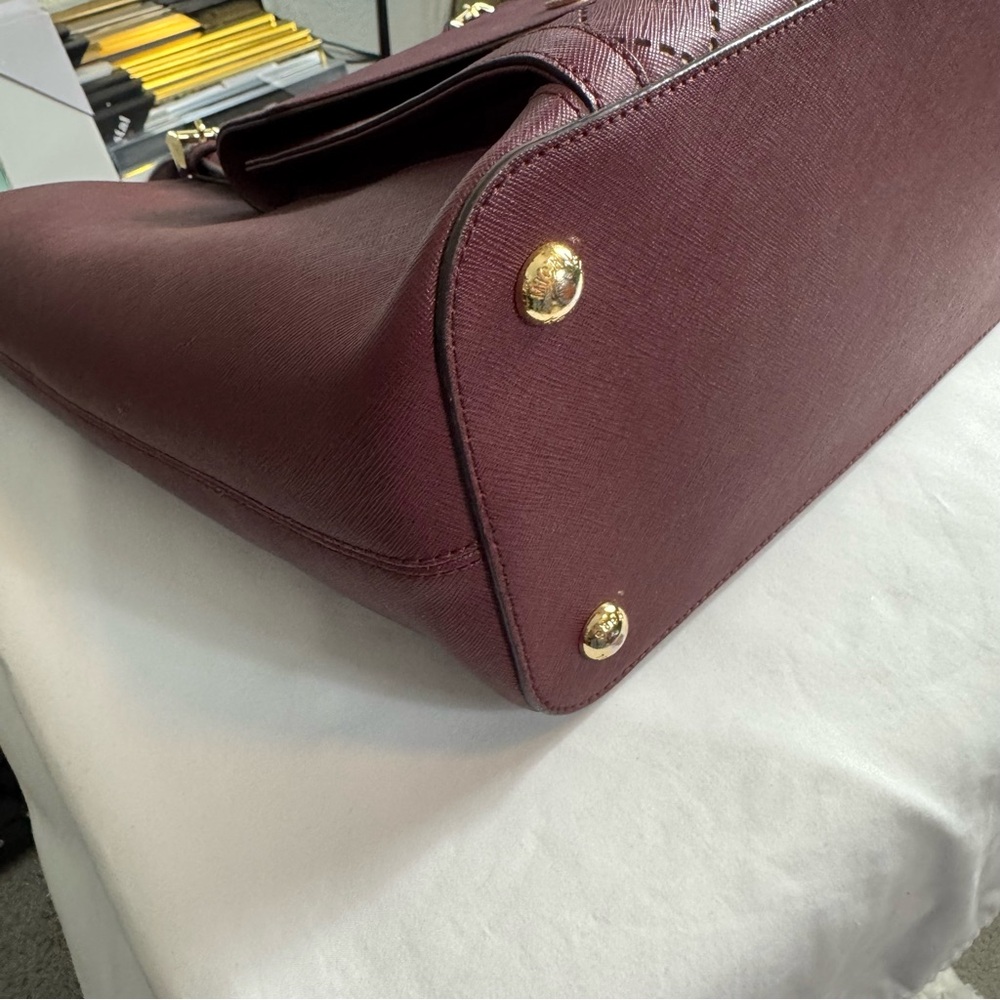 NWOT Michael Kors Jet Set Maroon Tote Bag with and Gold Metal Accents - Picture 5 of 11